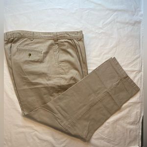 LL Bean Men’s Khaki slacks, front pleats, no cuffs, cotton size W 44” x L‎ 32”